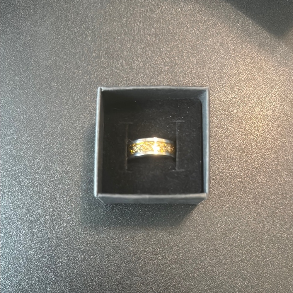 Stainless steel/titanium with Gold-Tone Pattern Band Ring